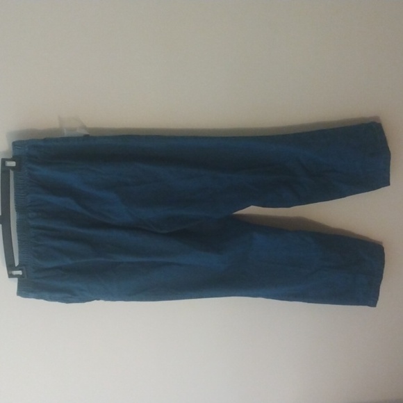 Woman within - Picture 5 of 5